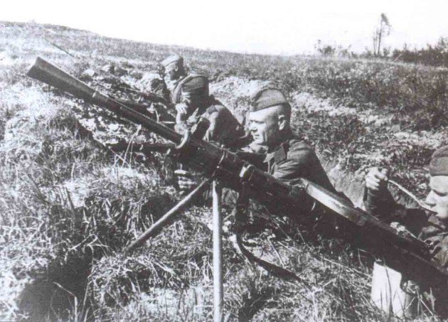 Arms of the Soviet Union: DP-28 Light Machine Gun