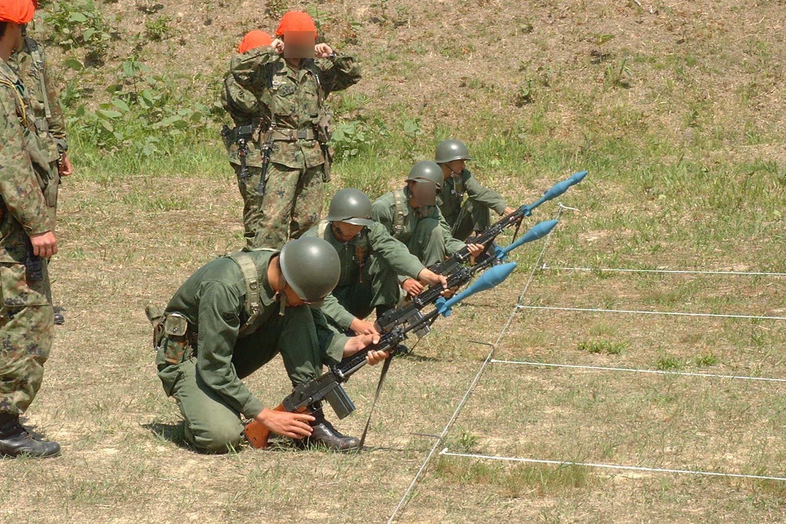 JGSDF Soldiers with M31 HEAT rifle grenades on a Howa Type 64