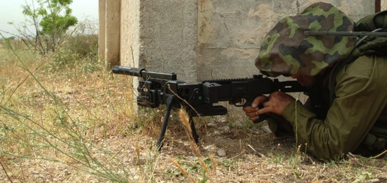 Shooting Around Corners – A Gear Retrospective From WW1 til Now Shooting Around Corners – A Gear Retrospective From WW1 til Now