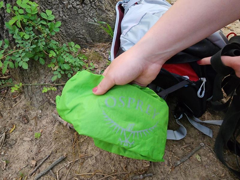 rain cover in the bottom of the hikelite pack