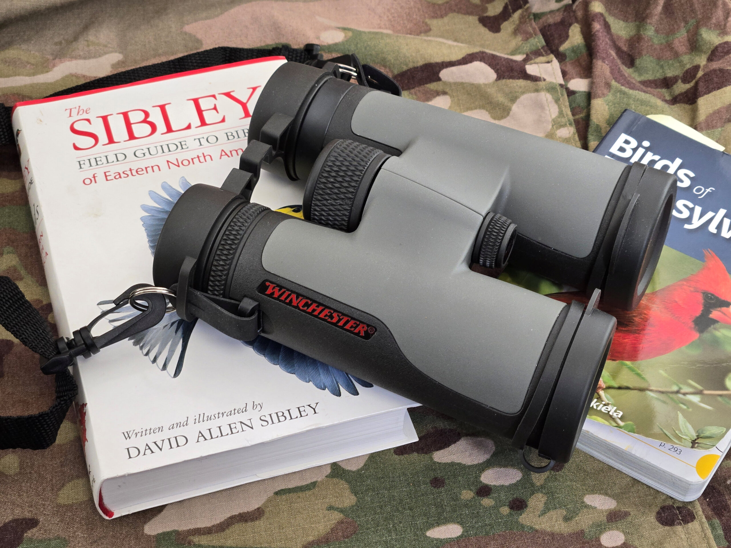 Winchester Supreme 8x42mm Binoculars