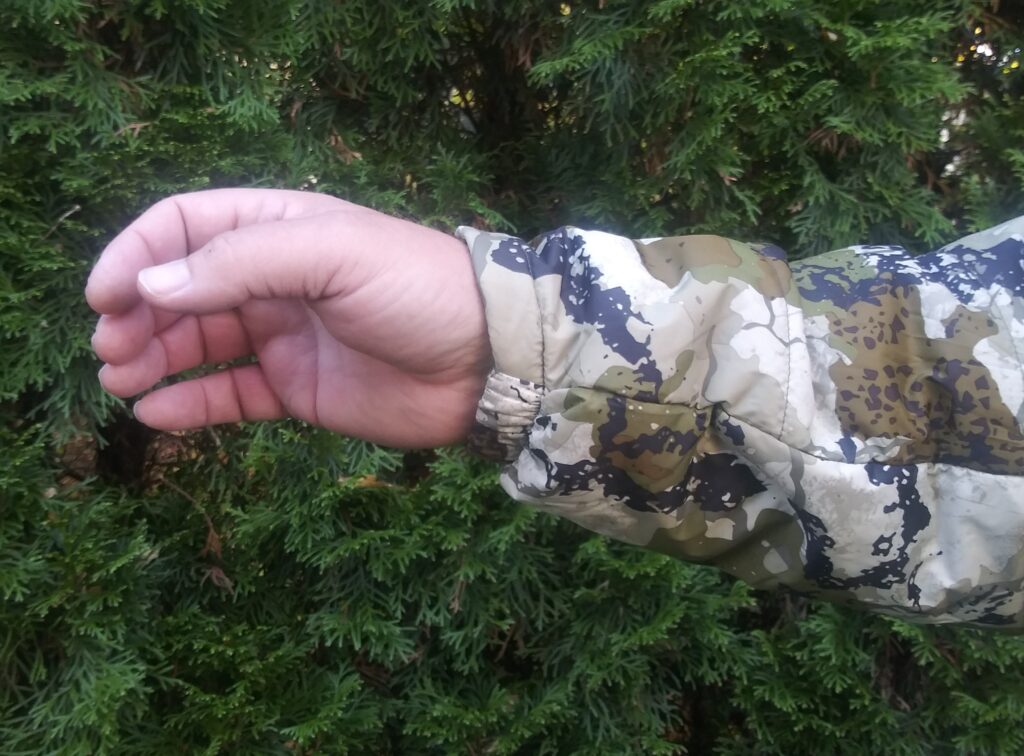 XKG Transition Hooded Jacket - cuffs