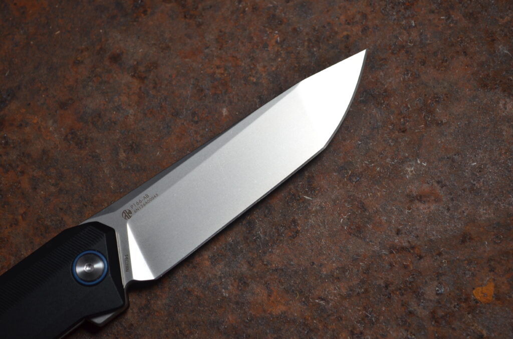 Ruike P166 - blade