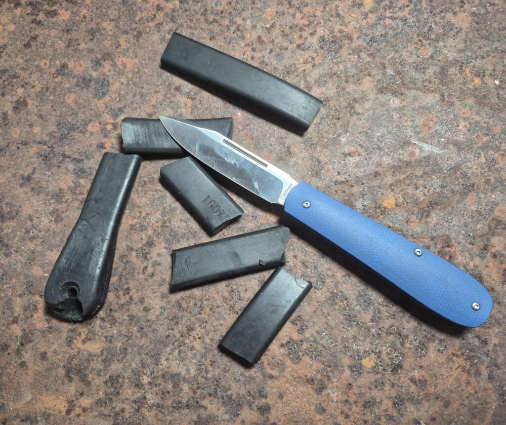 Boker Coffin - rubber bungee cord